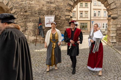 Bauernzug zum Leben erweckt Am 8. Mai 2025 zog der große Bauern